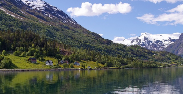 Olden am Innvikfjord